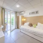 瑞莱斯阿盖酒店 酒店