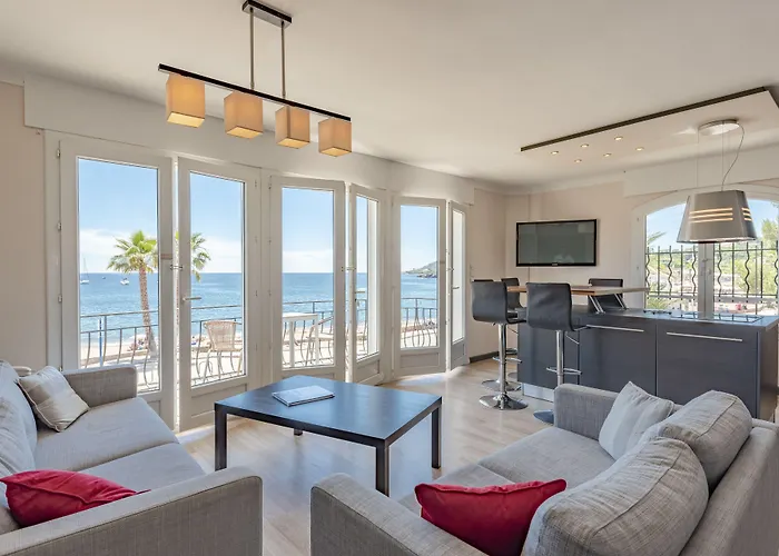 Le Relais D'agay Hotel 3*